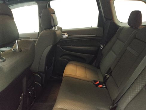 Used 2018 Jeep Grand Cherokee Laredo image 18