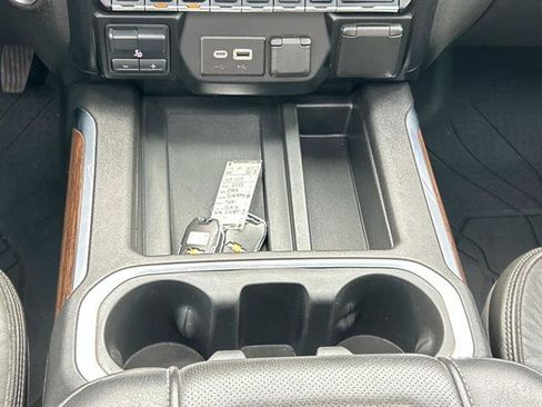 Used 2021 Chevrolet Silverado 1500 High Country w/ Technology Package image 17