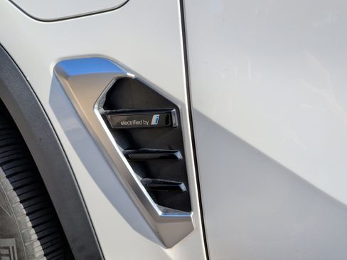 Certified 2024 BMW X5 xDrive50e image 12