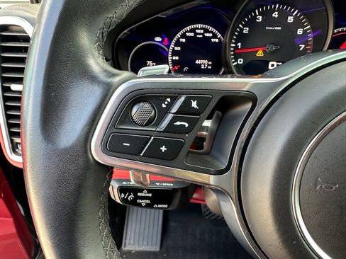 Certified 2023 Porsche Cayenne AWD/4WD image 18