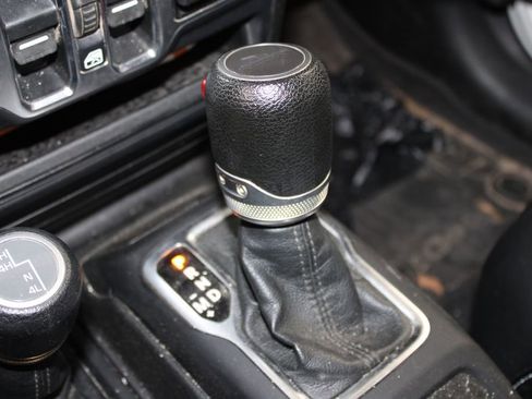 Used 2020 Jeep Gladiator Sport w/ Quick Order Package 24S AWD/4WD image 25