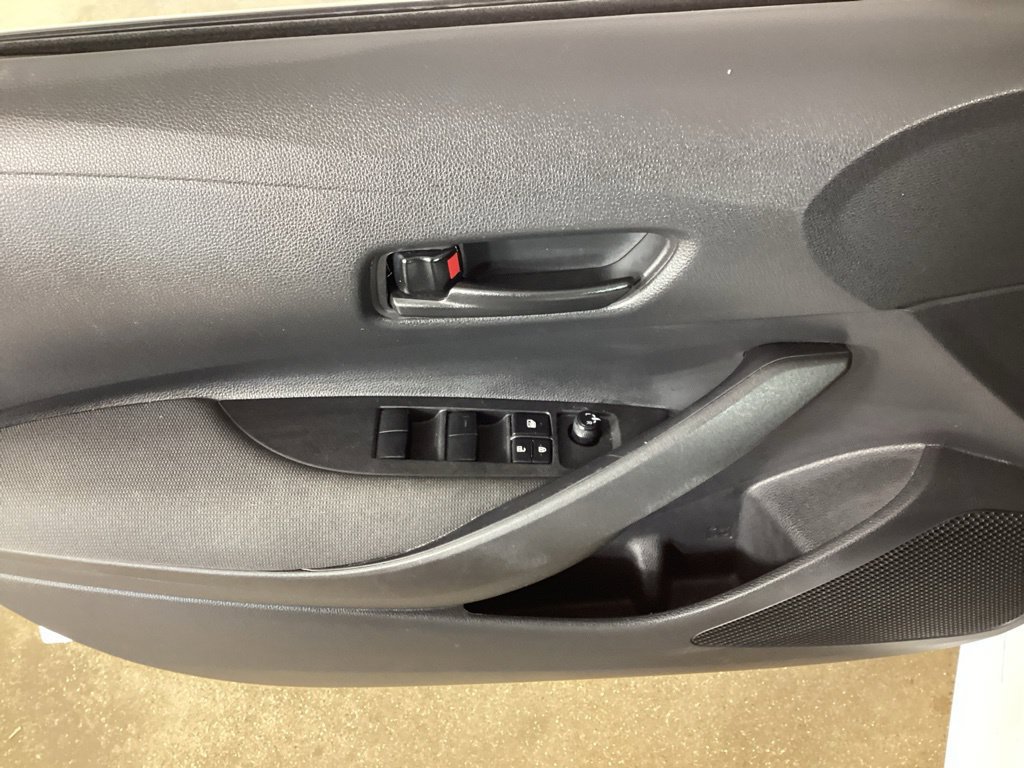 Used 2025 Toyota Corolla LE FWD image 11