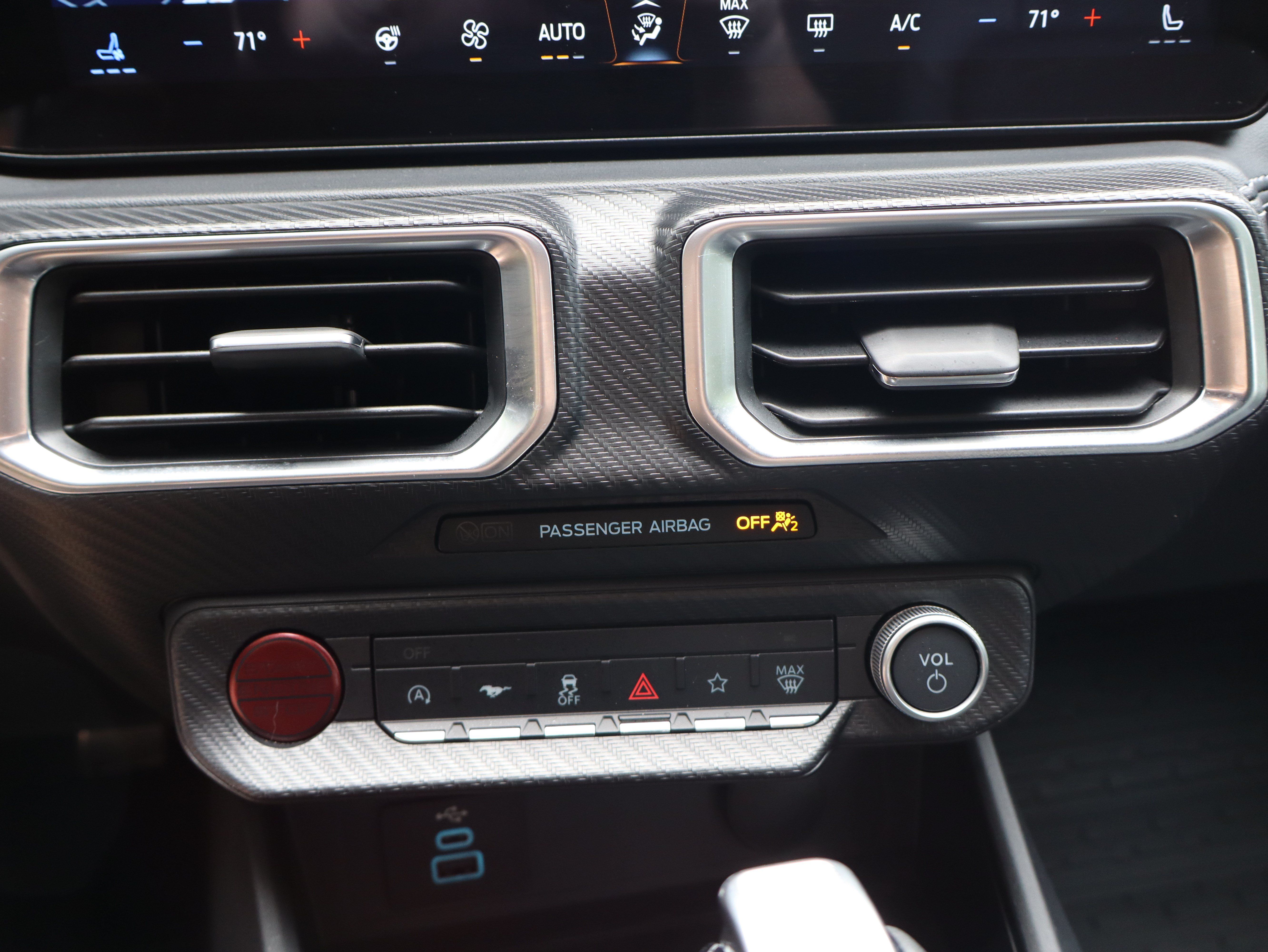 Used 2025 Ford Mustang GT Premium RWD image 39