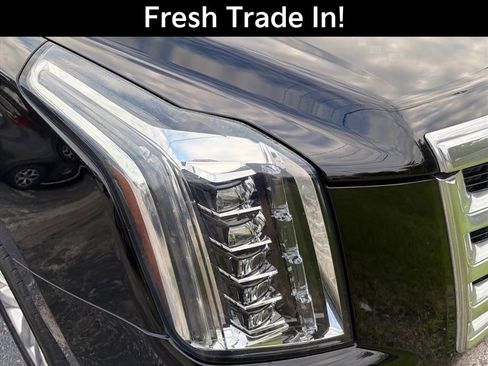 Used 2020 Cadillac Escalade Luxury AWD/4WD image 5