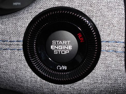 New 2026 Jeep Compass Latitude image 17