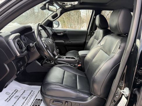 Certified 2022 Toyota Tacoma TRD Off-Road w/ TRD Premium Off Road Package image 11