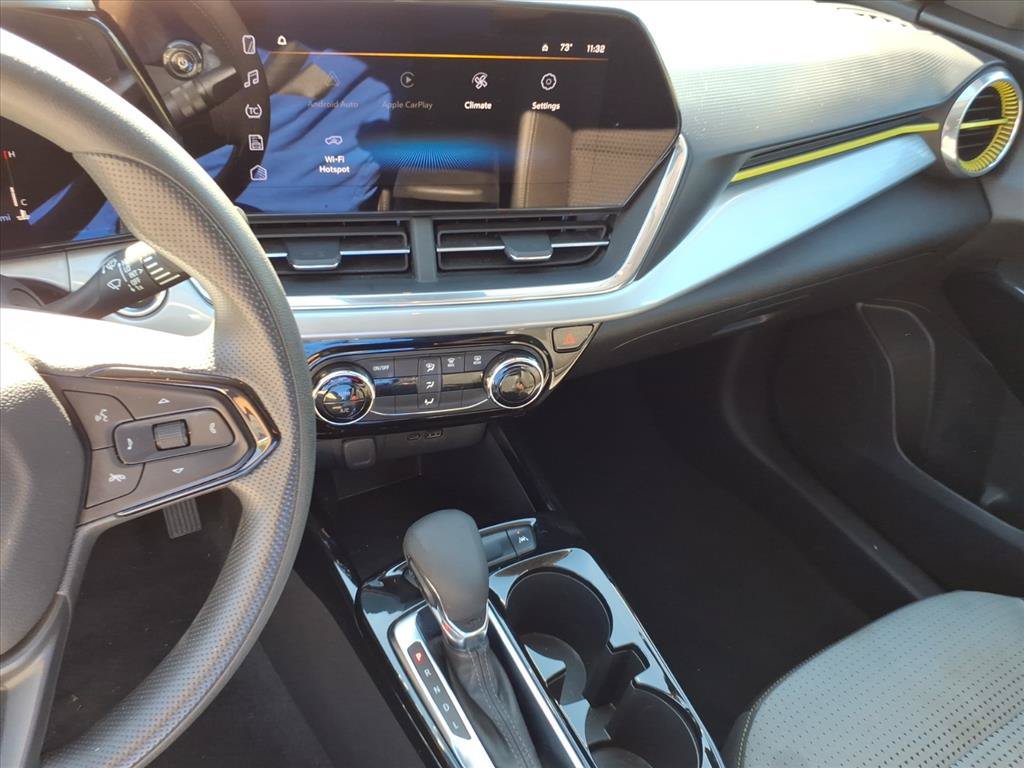 Used 2024 Chevrolet Trax LT FWD image 32