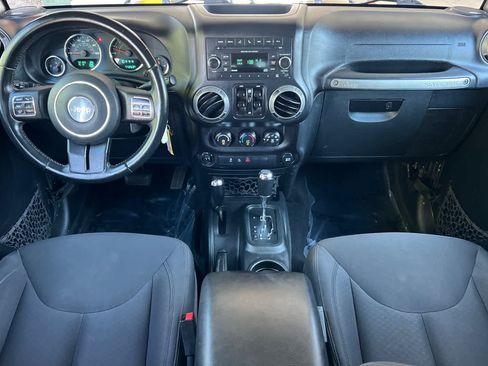 Used 2018 Jeep Wrangler Unlimited Sport S AWD/4WD image 3