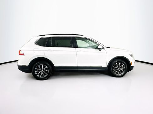 Used 2020 Volkswagen Tiguan SE w/ Panoramic Sunroof Package FWD image 10