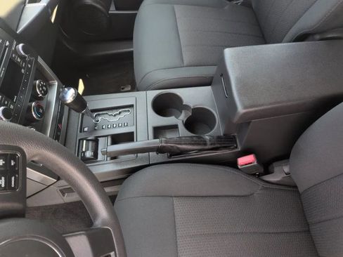 Used 2011 Jeep Liberty Sport image 19