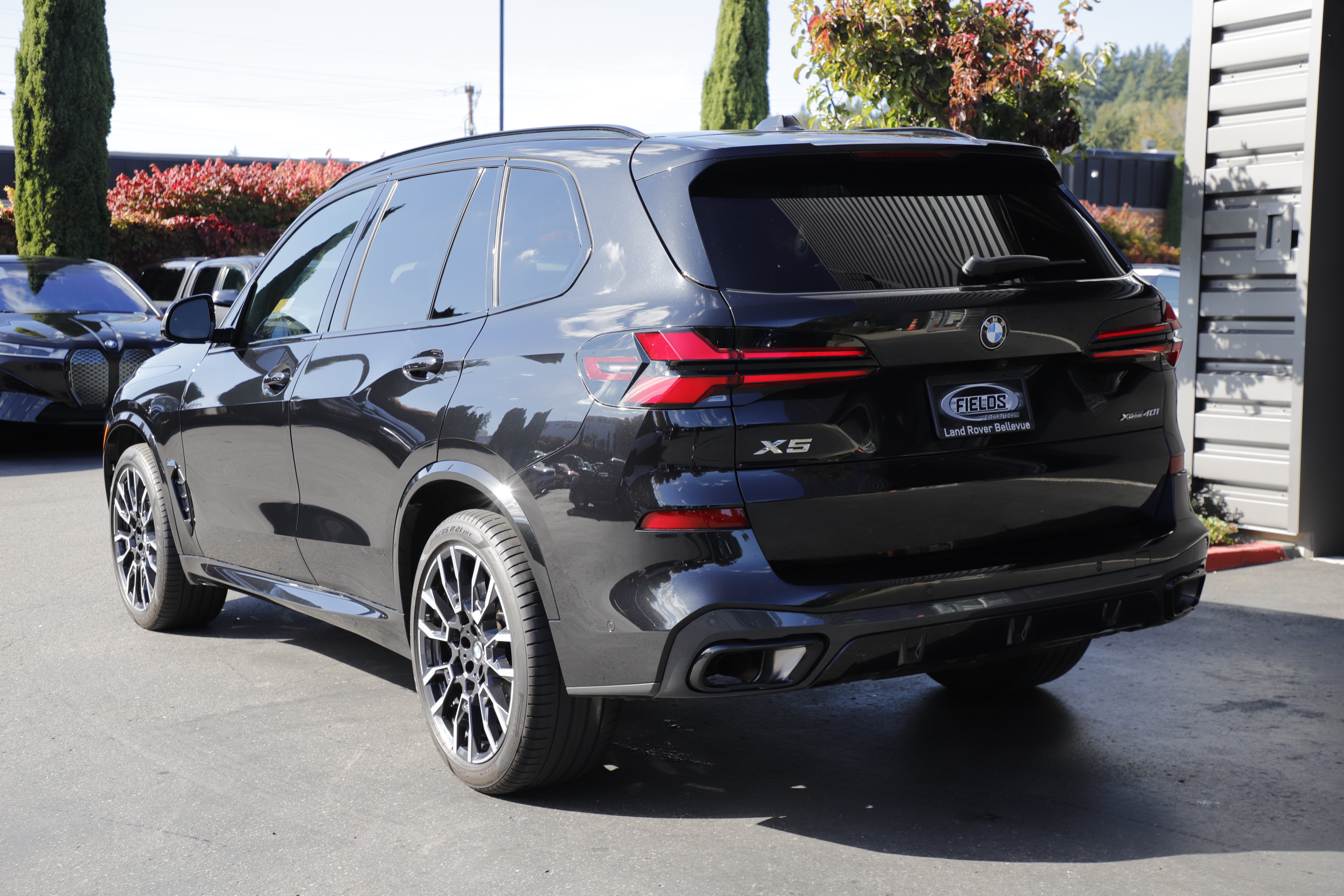 Used 2025 BMW X5 xDrive40i w/ M Sport Package AWD/4WD image 6