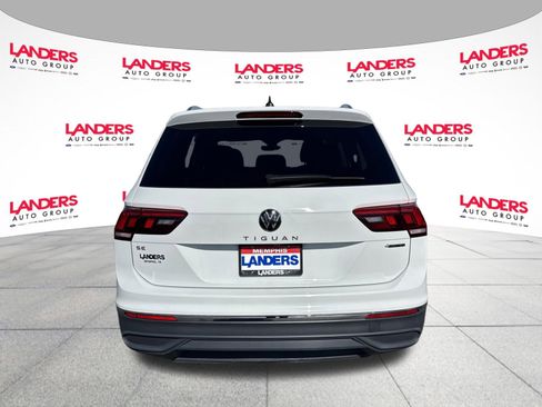 Used 2024 Volkswagen Tiguan SE AWD/4WD image 4