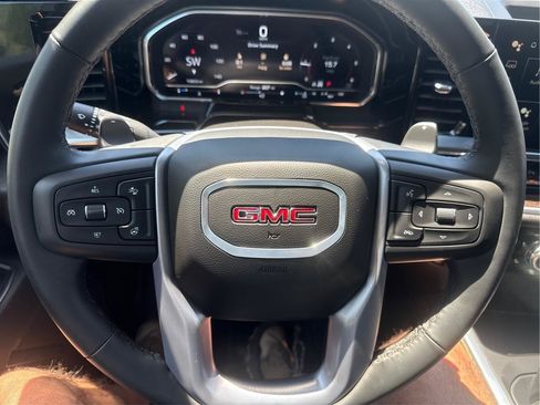 Used 2025 GMC Sierra 1500 Elevation w/ Elevation Premium Package AWD/4WD image 19