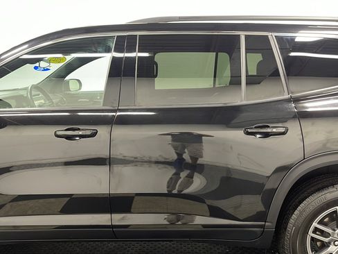 Used 2025 GMC Acadia Elevation AWD/4WD image 14