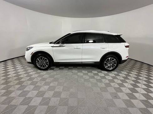 Used 2022 Lincoln Corsair FWD image 2