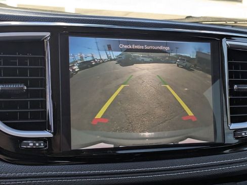 Used 2023 Chrysler Pacifica Limited image 20