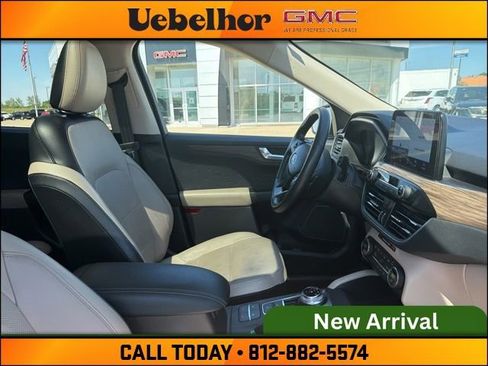 Used 2020 Ford Escape Titanium AWD/4WD image 2