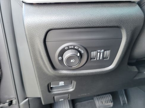 Certified 2024 Jeep Grand Cherokee L Limited RWD image 26
