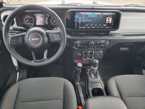 Used 2025 Jeep Wrangler Unlimited Sport AWD/4WD image 23
