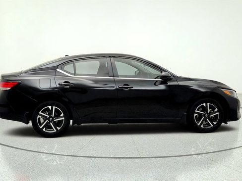 Used 2024 Nissan Sentra SV FWD image 4