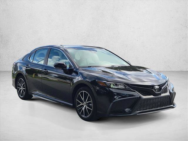 Used 2023 Toyota Camry SE FWD image 3