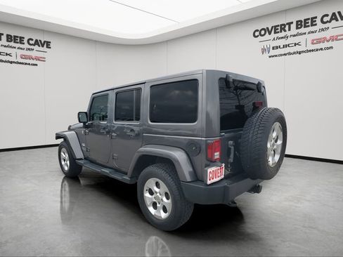 Used 2014 Jeep Wrangler Unlimited Sahara w/ Connectivity Group image 7
