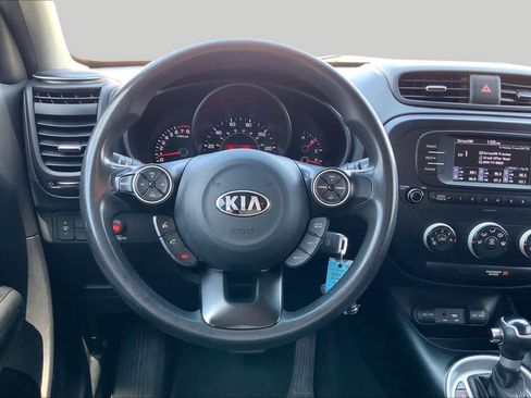 Used 2017 Kia Soul FWD image 5