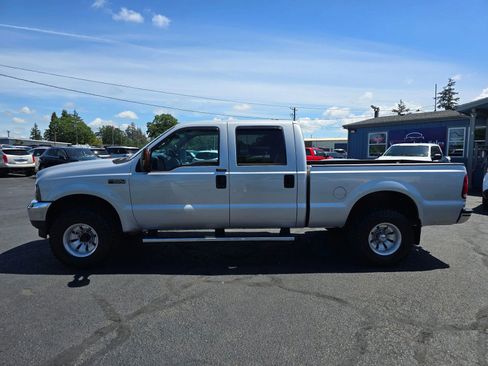 Used 2004 Ford F250 Lariat AWD/4WD image 2