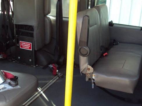 Used 2007 Ford E-150 and Econoline 150 image 13