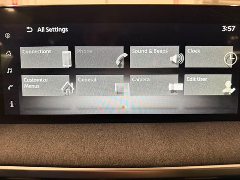 Used 2025 Nissan Kicks SV w/ Charging Package FWD image 31