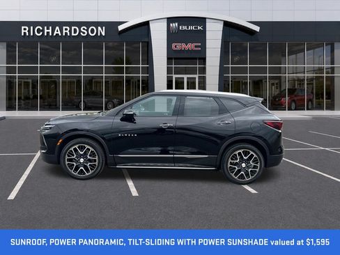 Used 2023 Chevrolet Blazer Premier w/ Enhanced Convenience Package FWD image 2