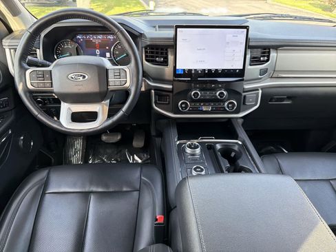 Used 2024 Ford Expedition Max XLT image 10