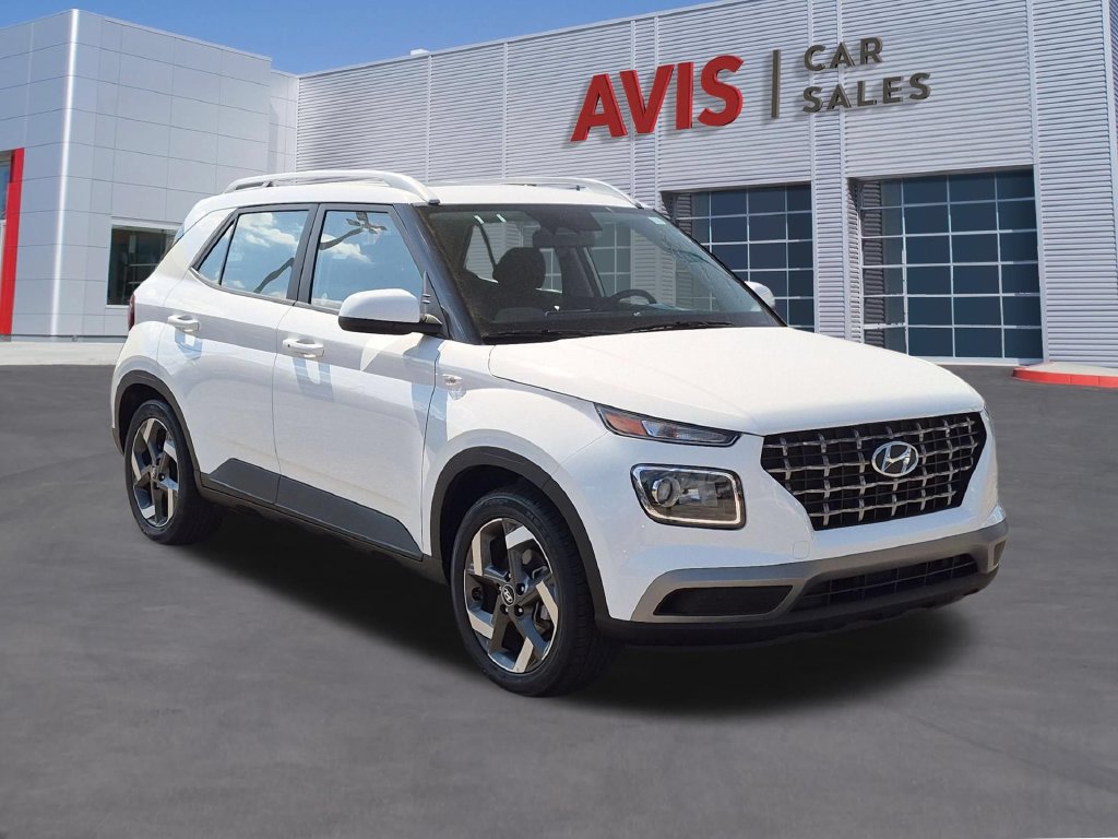 Used 2026 Hyundai Venue SEL FWD image 3