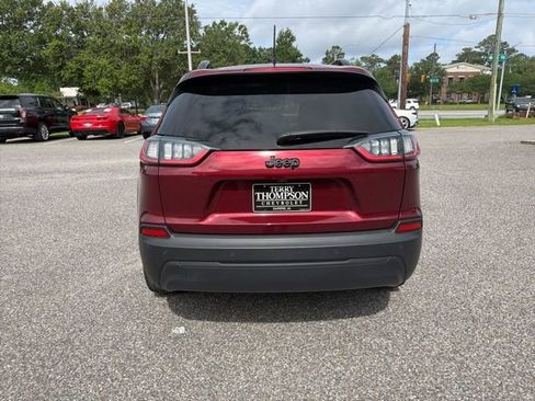 Used 2020 Jeep Cherokee Latitude Plus FWD image 6