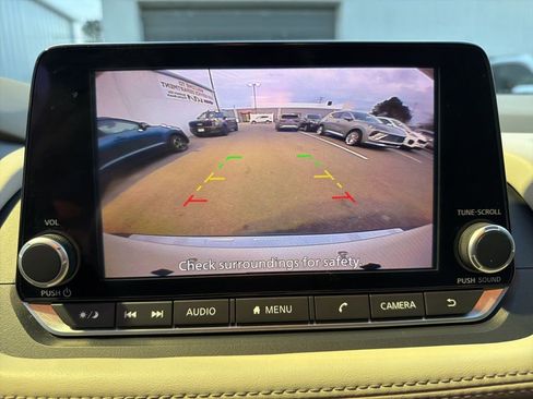 Used 2023 Nissan Rogue SV image 21