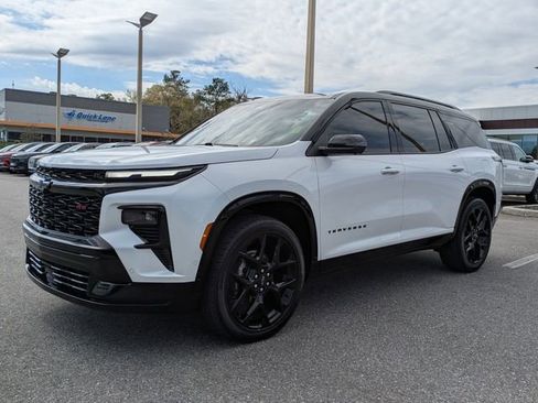 Used 2024 Chevrolet Traverse RS image 8