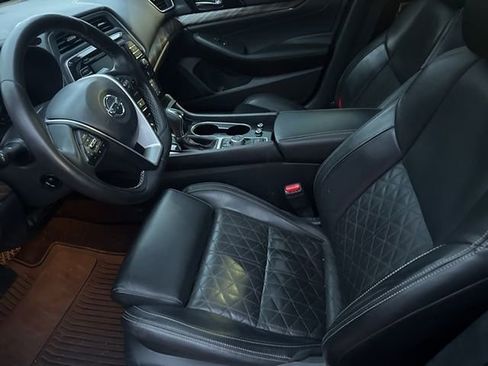 Used 2016 Nissan Maxima Platinum w/ Interior Lighting Package image 7