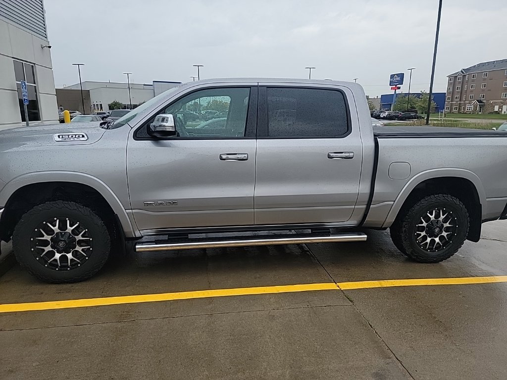 Used 2019 RAM 1500 Laramie AWD/4WD image 5