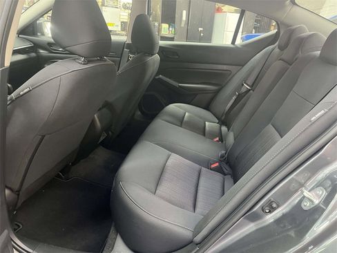 Used 2025 Nissan Altima 2.5 S image 13