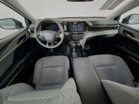 Used 2025 Toyota Camry LE image 29