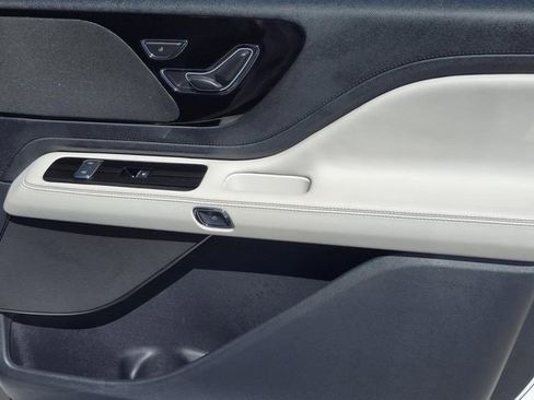 Used 2026 Lincoln Aviator 2WD image 31