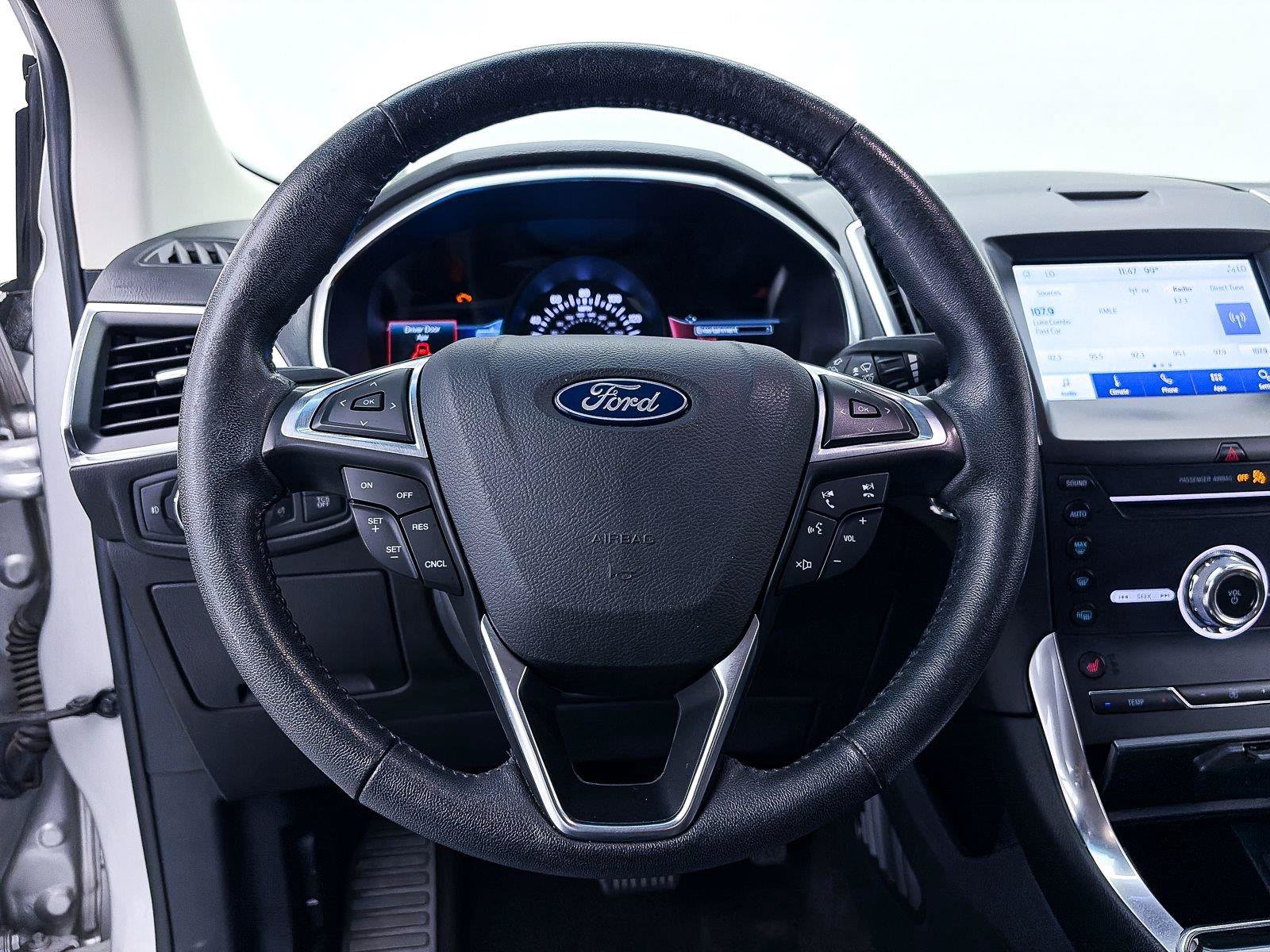 Used 2019 Ford Edge Titanium FWD image 29