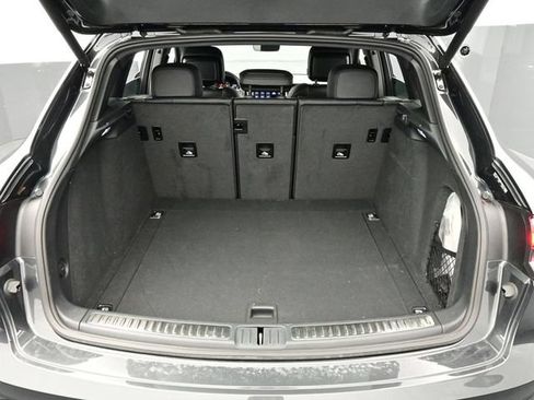 Certified 2025 Porsche Macan AWD/4WD image 16