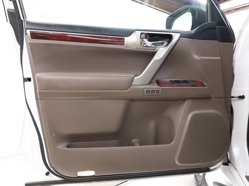 Used 2010 Lexus GX 460 image 23