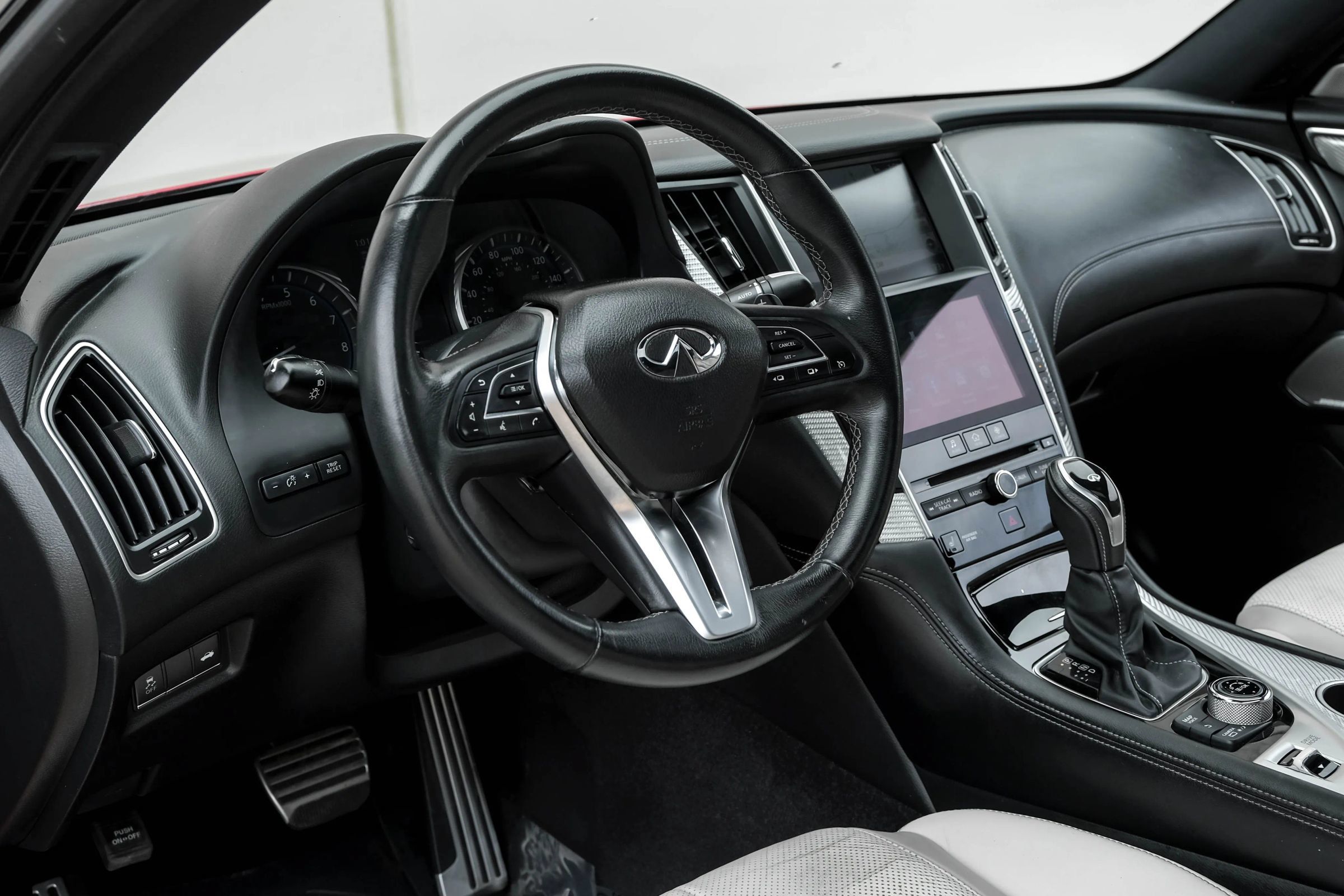 Used 2019 INFINITI Q60 Red Sport 400 w/ Proassist Package AWD/4WD image 3