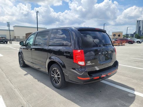 Used 2015 Dodge Grand Caravan SXT w/ Blacktop Package FWD image 8