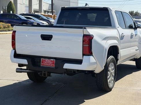 Used 2026 Toyota Tacoma SR5 image 7