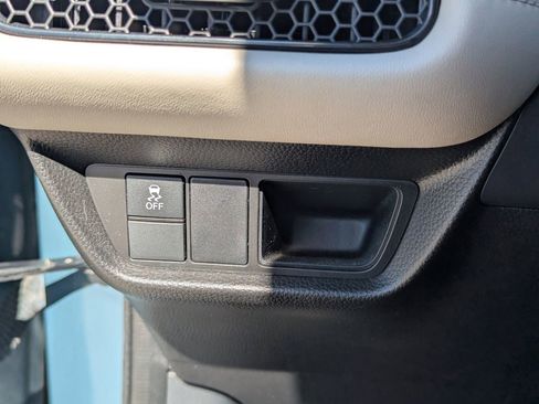 Certified 2025 Honda HR-V LX image 28