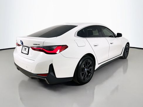 Used 2025 BMW i4 eDrive40 RWD image 5