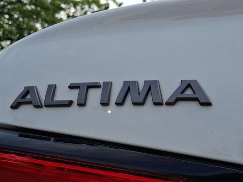 Used 2024 Nissan Altima 2.5 SR FWD image 30